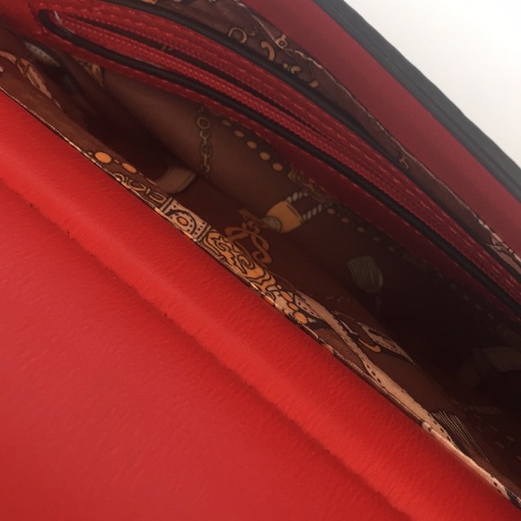 Red Handbag - Picture 6 of 8